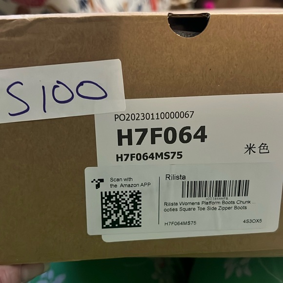 New in box Rialto Cream winter white Chunky Heel Boots Classic 7 1/2 - Picture 16 of 16